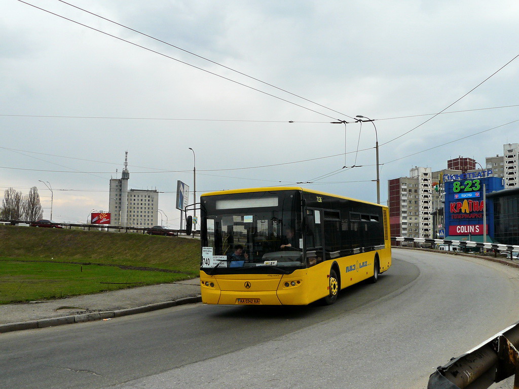 Kyiv, LAZ A183D1 č. 7136