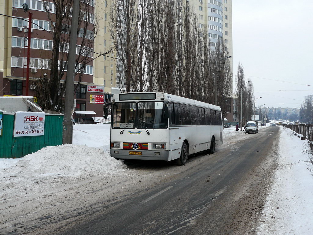Kyiv, LAZ-525270 No. 1571