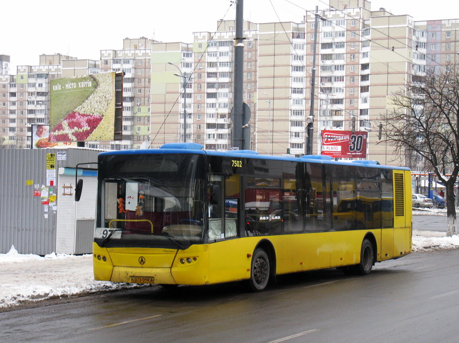 Kyjev, LAZ A183D1 č. 7502