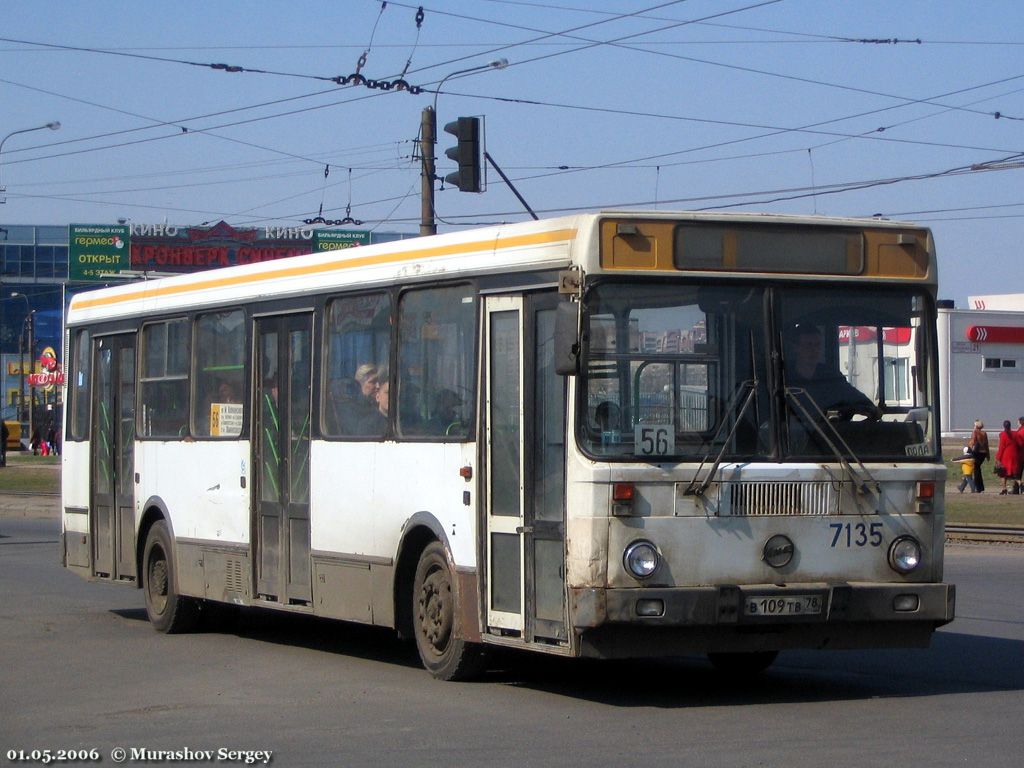 Petrohrad, LiAZ-5256.25 č. 7135