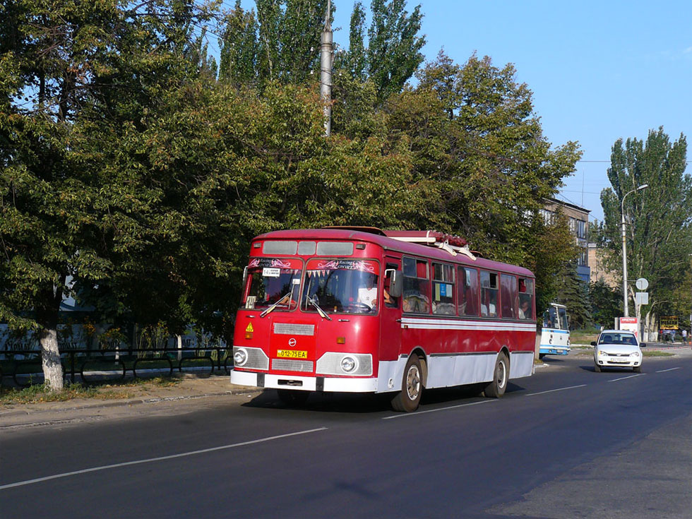 Gorlovka, LiAZ-677М nr. 012-75 ЕА