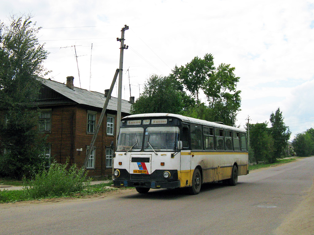 Калязин, ЛиАЗ-677М № АА 588 69