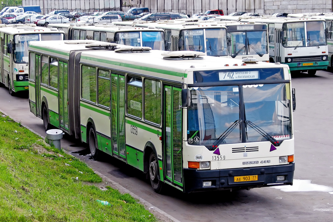 Moscow, Ikarus 435.17A # 13559