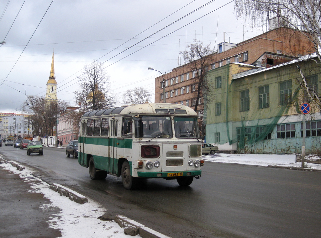 Izhevsk, PAZ-672 # ВА 082 18