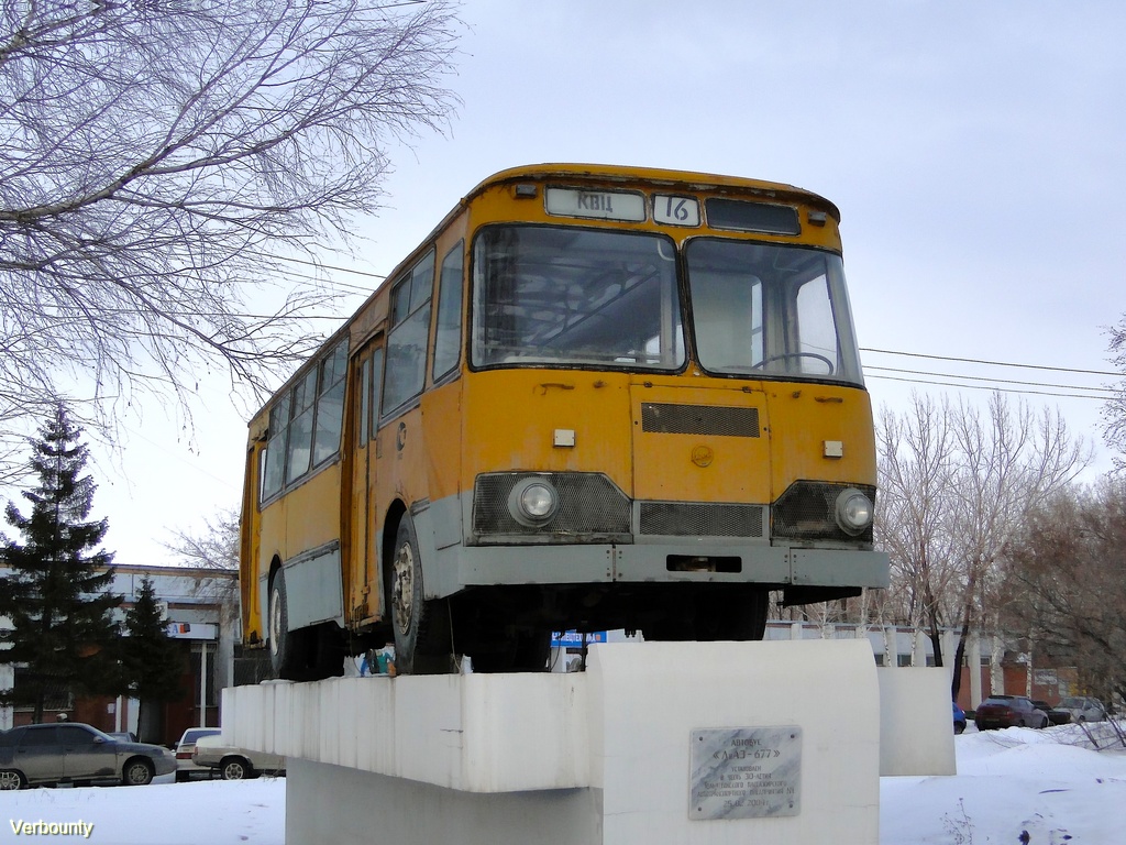 Tolyatti, LiAZ-677М # 0688 КШШ; Автобусы-памятники