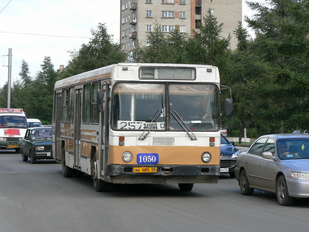 Омск, ЛиАЗ-5256.00 № 1050