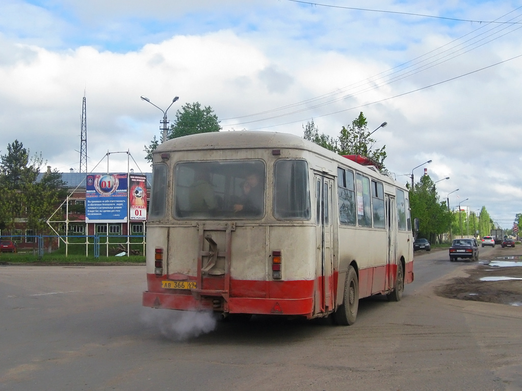 Konakovo, LiAZ-677М # АВ 366 69