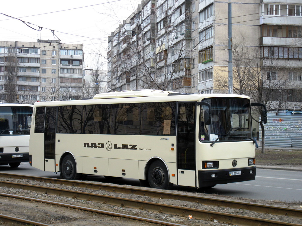 Kyiv, ЛАЗ-4207FL "Лайнер-10" # АА 0295 КА