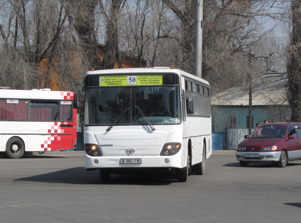 Almaty, Daewoo BS090 (СемАЗ) č. A 882 FW