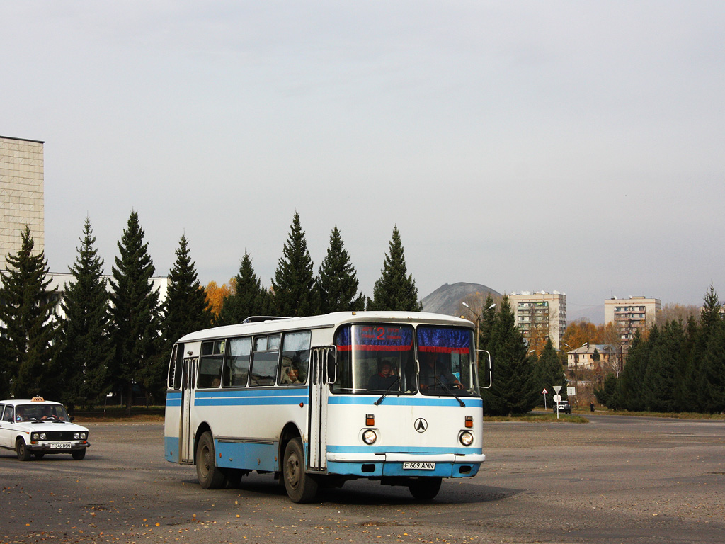 Ust-Kamenogorsk, LAZ-695Н nr. F 609 ANN