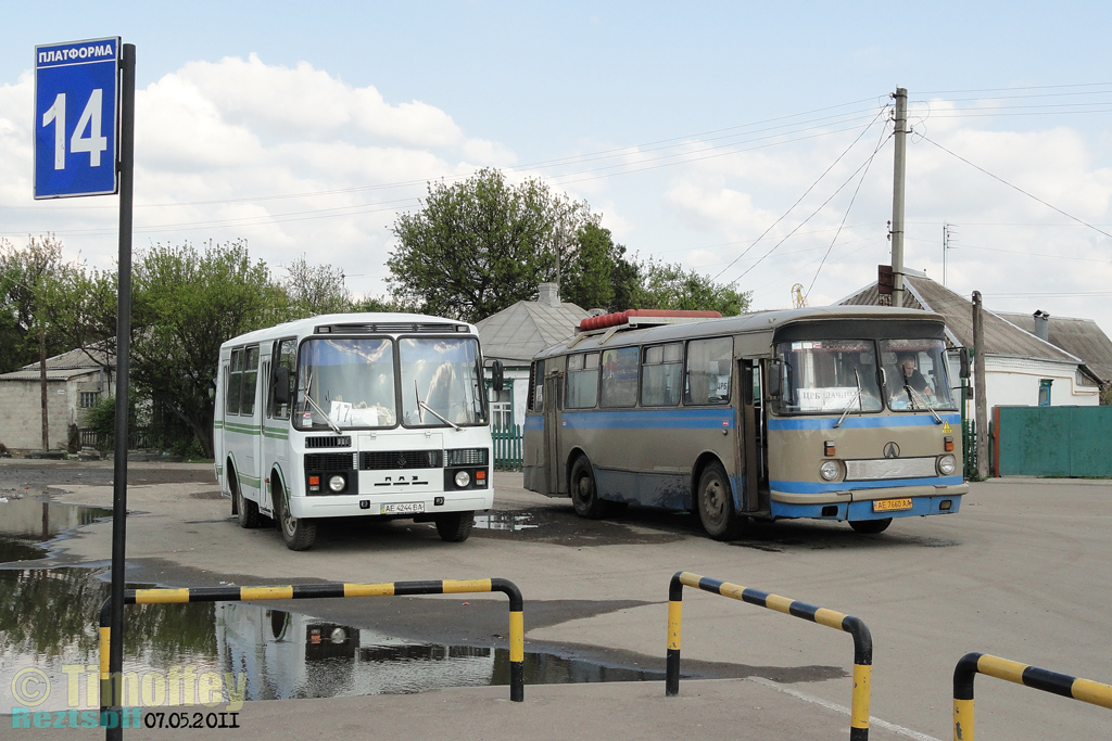 Novomoskovsk, PAZ-32054 (40, K0, H0, L0) # АЕ 4244 ВА; Novomoskovsk, LAZ-695НГ # АЕ 7660 АА