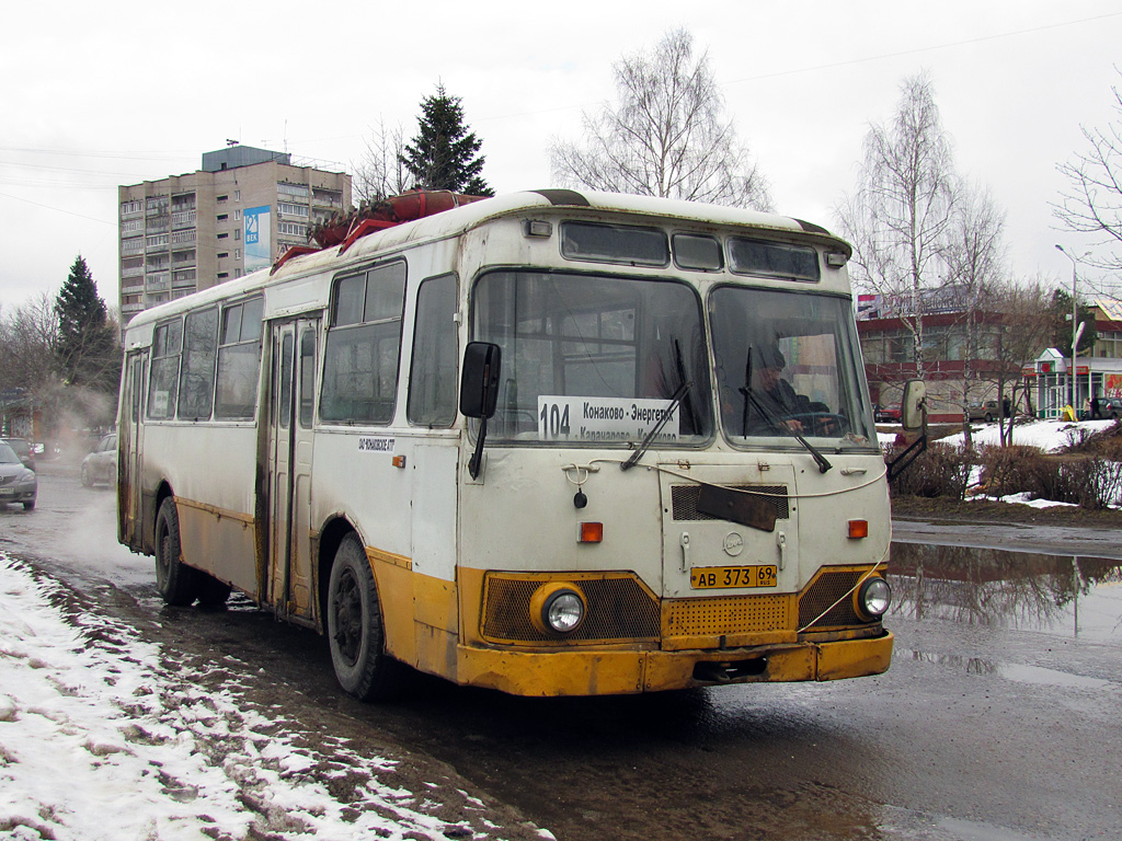 Konakovo, LiAZ-677М č. АВ 373 69