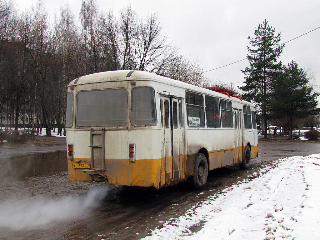 Konakovo, LiAZ-677М nr. АВ 373 69