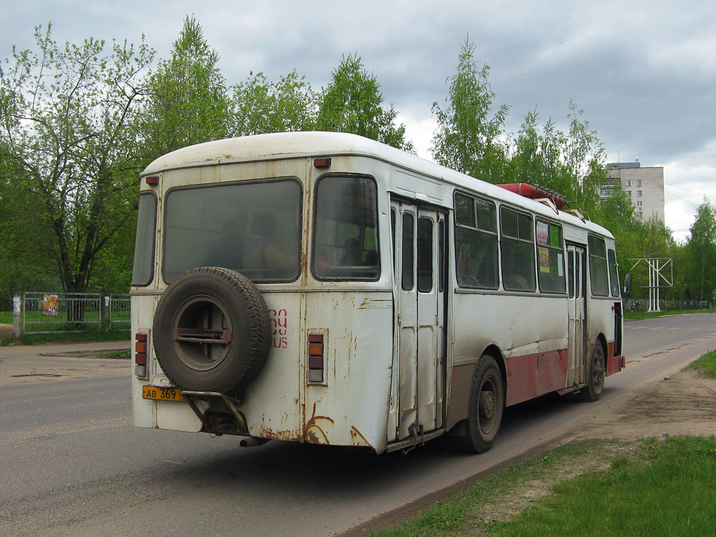 Konakovo, LiAZ-677М nr. АВ 369 69