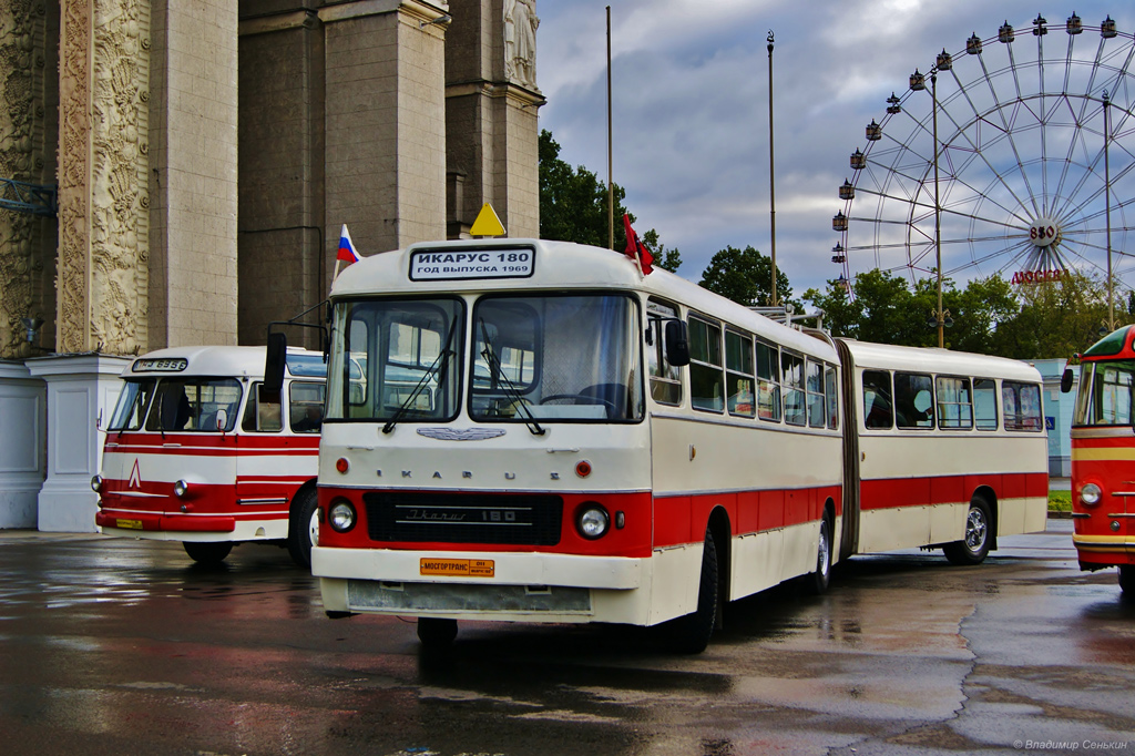 Moscow, Ikarus 180.31 № 011