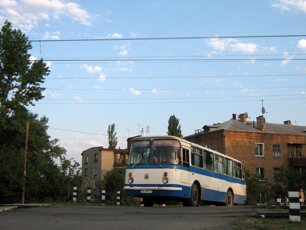 Kharkiv, LAZ-695Н # АХ 6091 СА