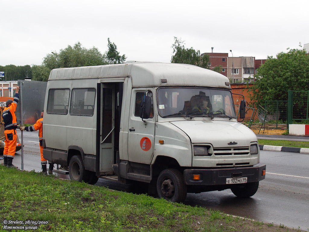 Moscow, ZiL-3250.10 №: Е 102 МО 99
