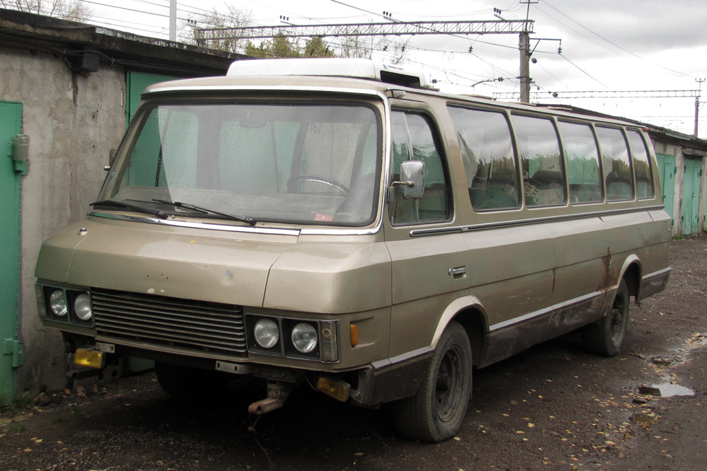 Moscow, ZiL-3207 nr. АВ 9907 97