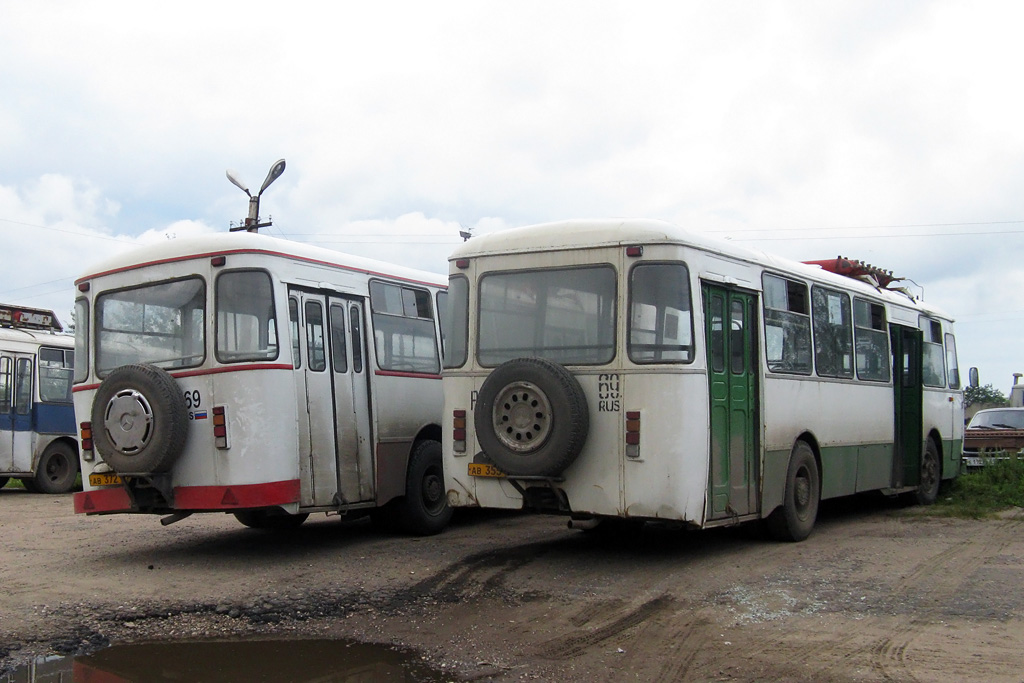 Konakovo, LiAZ-677М nr. АВ 355 69