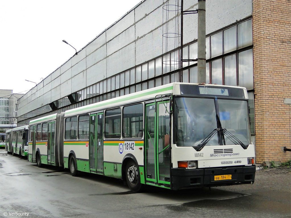 Moscow, Ikarus 435.17A # 18142