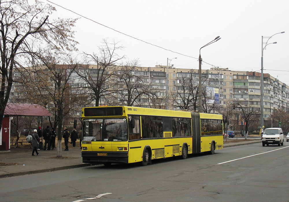 Kyiv, MAZ-105.060 nr. 4642