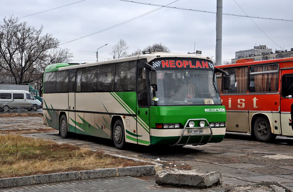 Змиёв, Neoplan N316K Transliner č. АХ 1491 ВЕ