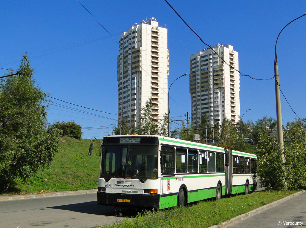 Moscow, Ikarus 435.17 № 09201