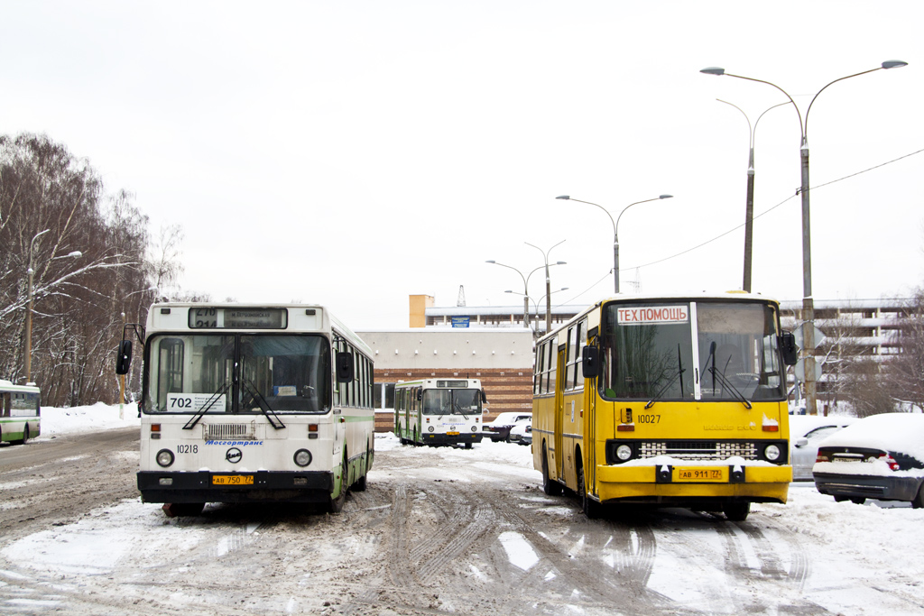 Moscow, LiAZ-5256.25 # 10218; Moscow, Ikarus 260 (280) # 10027
