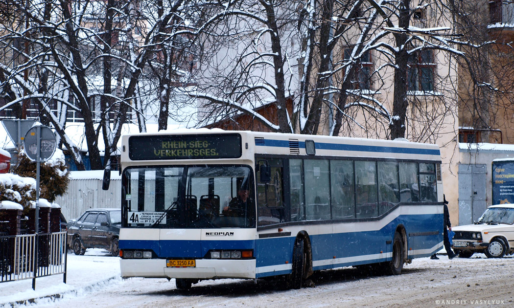 Lviv, Neoplan N4016NF č. ВС 3250 АА