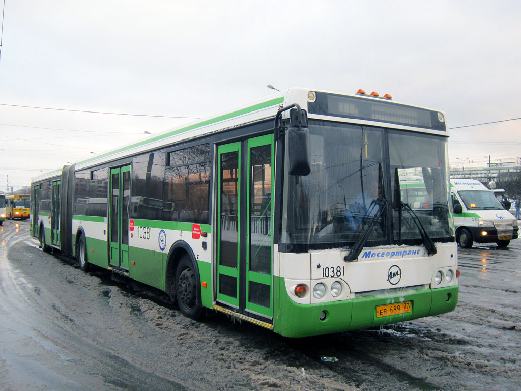 Moscow, LiAZ-6213.20 # 10381