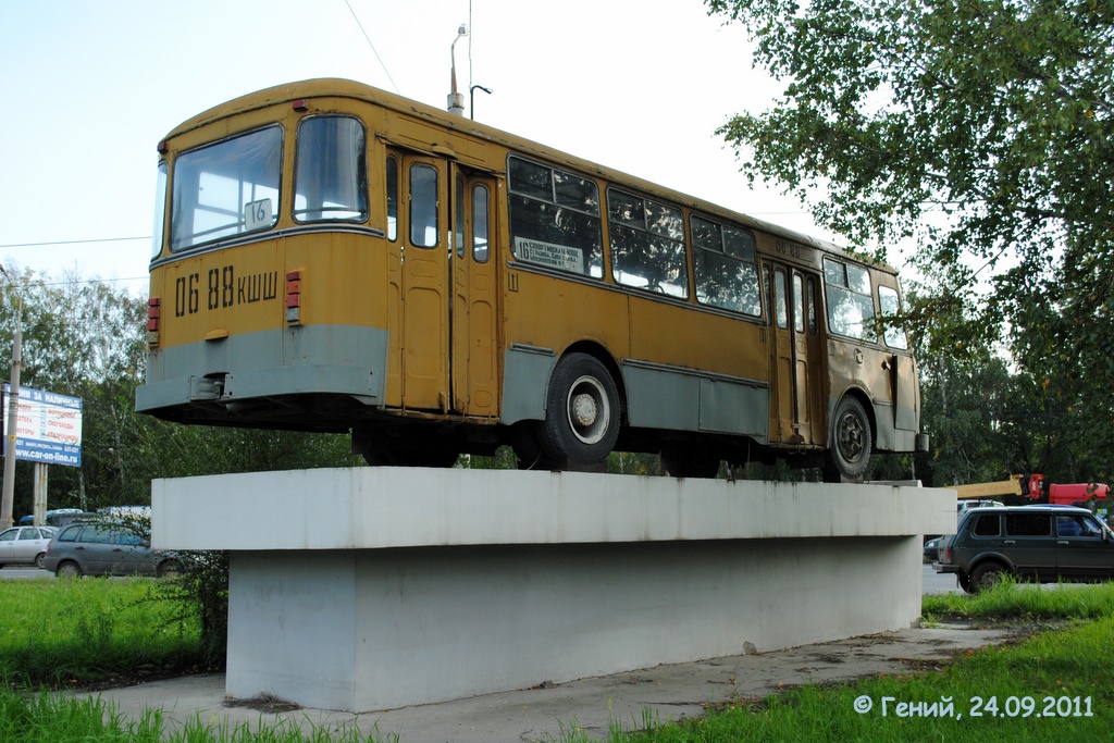 Tolyatti, LiAZ-677М nr. 0688 КШШ; Автобусы-памятники