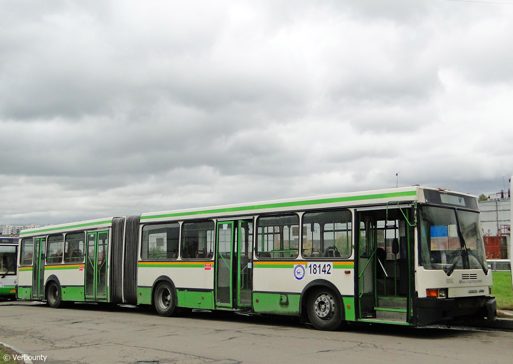 Moscow, Ikarus 435.17A nr. 18142