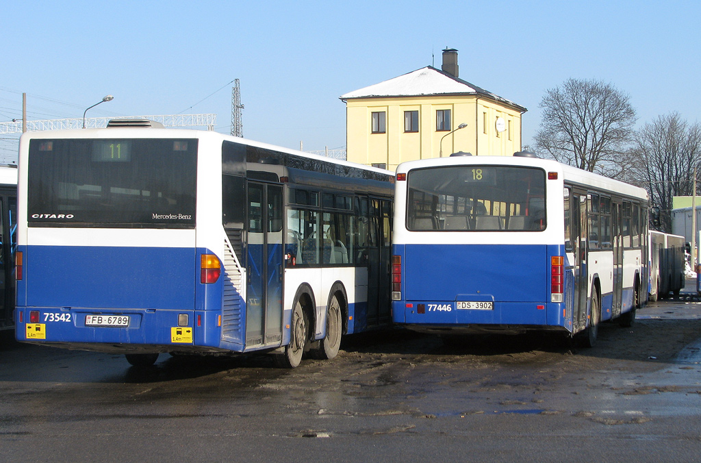 Riga, Mercedes-Benz O530 Citaro L nr. 73542; Riga, Mercedes-Benz O345 nr. 77446