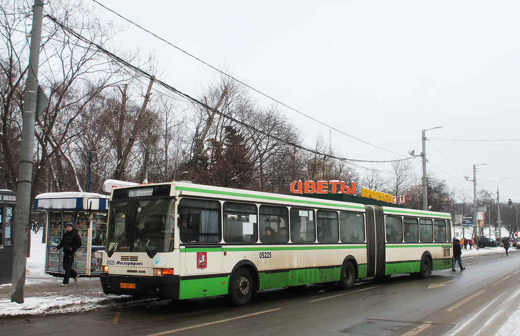 Moscow, Ikarus 435.17 # 05225