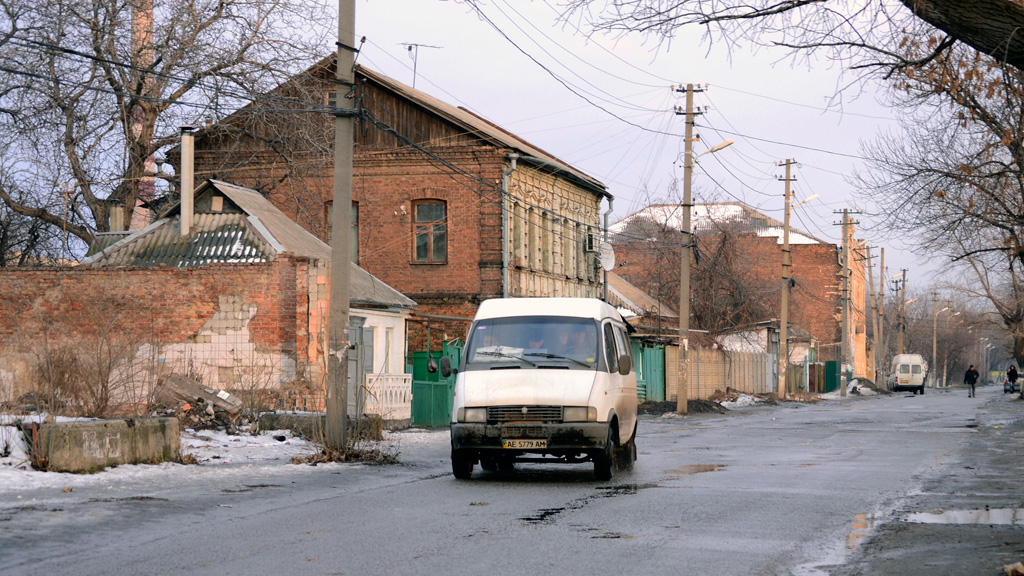 Dnipro, GAZ-2705 № АЕ 5779 АМ