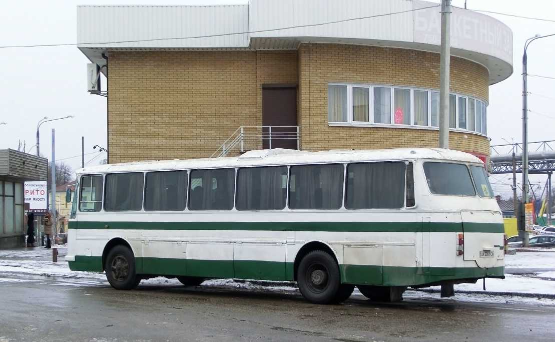 Kharkiv, LAZ-699Р č. АХ 2261 СА