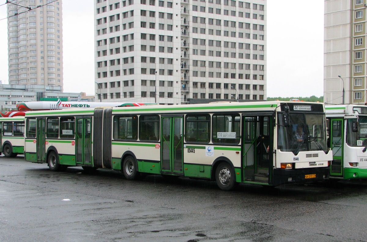 Moscow, Ikarus 435.17A # 05445