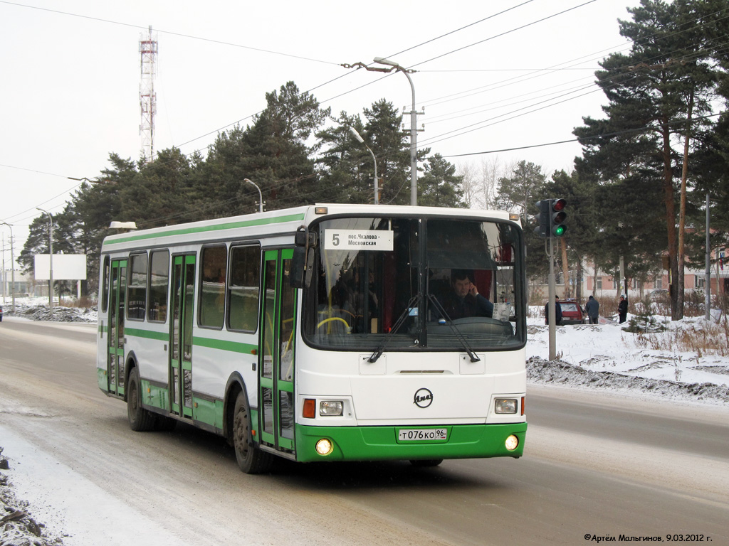 Kamensk-Ural'skiy, LiAZ-5256.45 # Т 076 КО 96