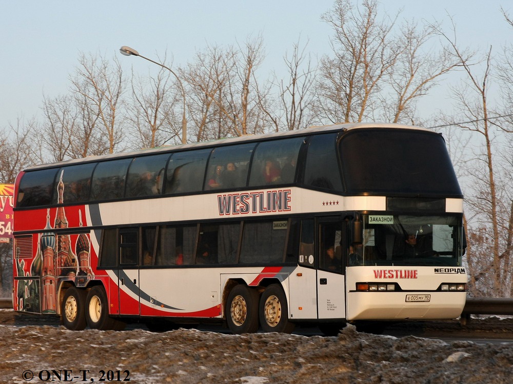 Moscow, Neoplan N128/4 Megaliner # Е 005 МУ 90