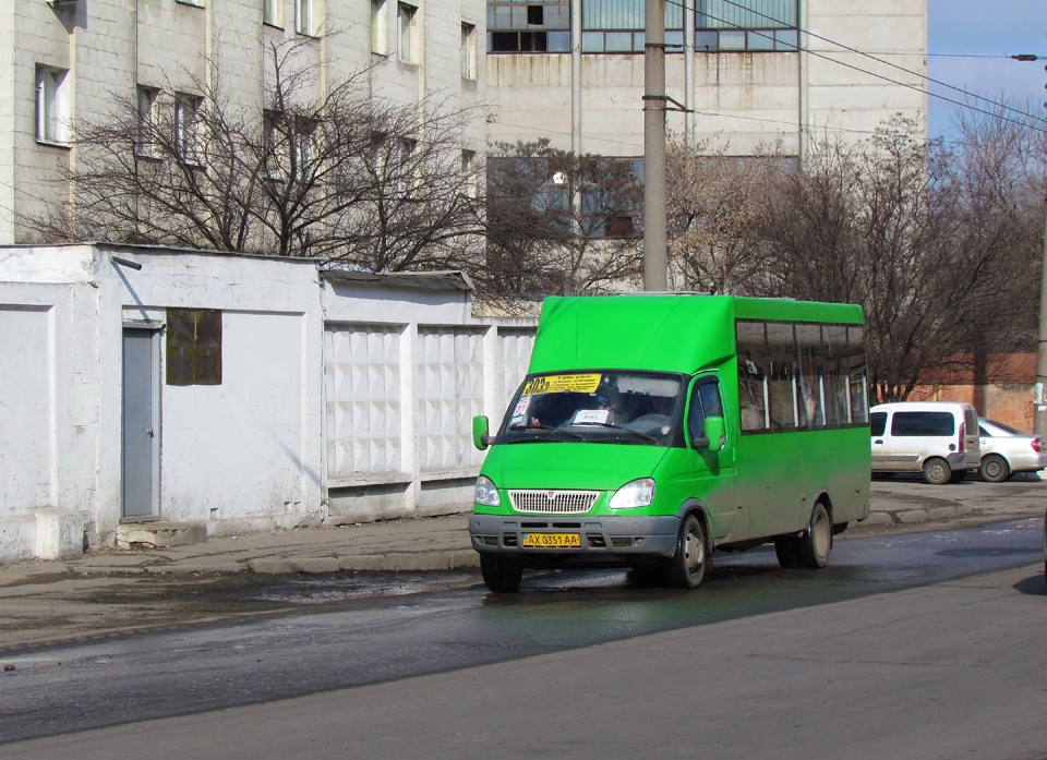 Kharkiv, Ruta 20 # 303