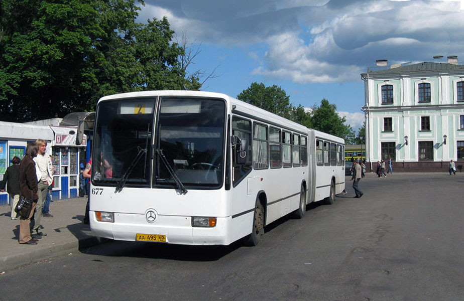 Pskov, Mercedes-Benz O345 G № 677