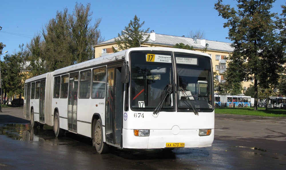 Pskov, Mercedes-Benz O345 G # 674