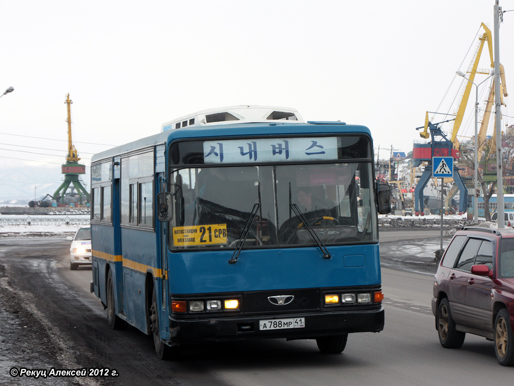 Petropavlovsk-Kamchatskiy, Daewoo BS106 (BUSAN) # 404
