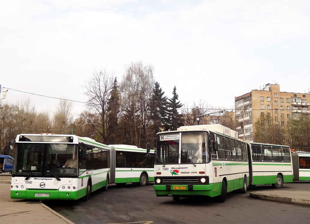 Moscow, Ikarus 280.33M No. 11382; Moscow, LiAZ-6213.21 No. 11147