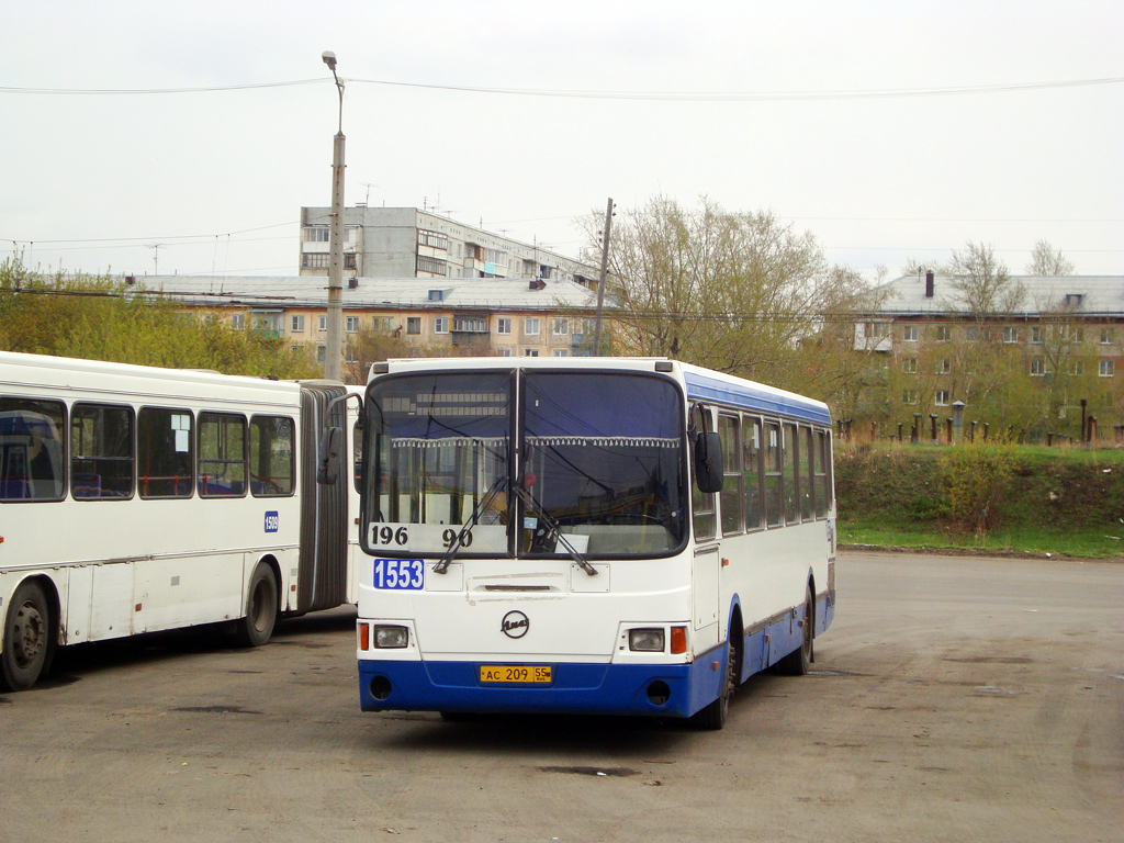 Омск, ЛиАЗ-5256.45 № 1553
