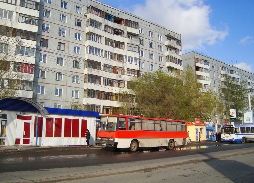 Omsk, Ikarus 256.50 # Р 111 КС 55