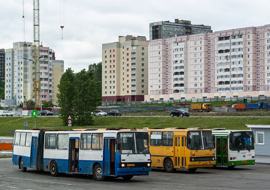 Ryazan, Ikarus 280.02 # 1032; Ryazan, Ikarus 280.02 # 1028; Ryazan — Bus fleets, terminal stations and rings