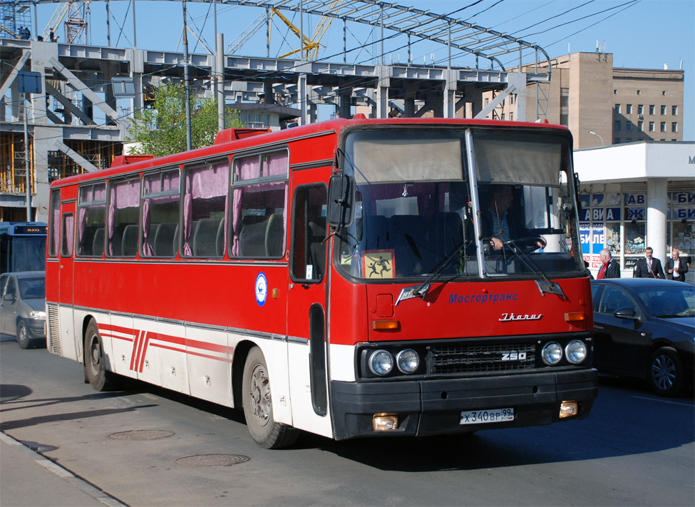 Moscow, Ikarus 250.93 No. 13012