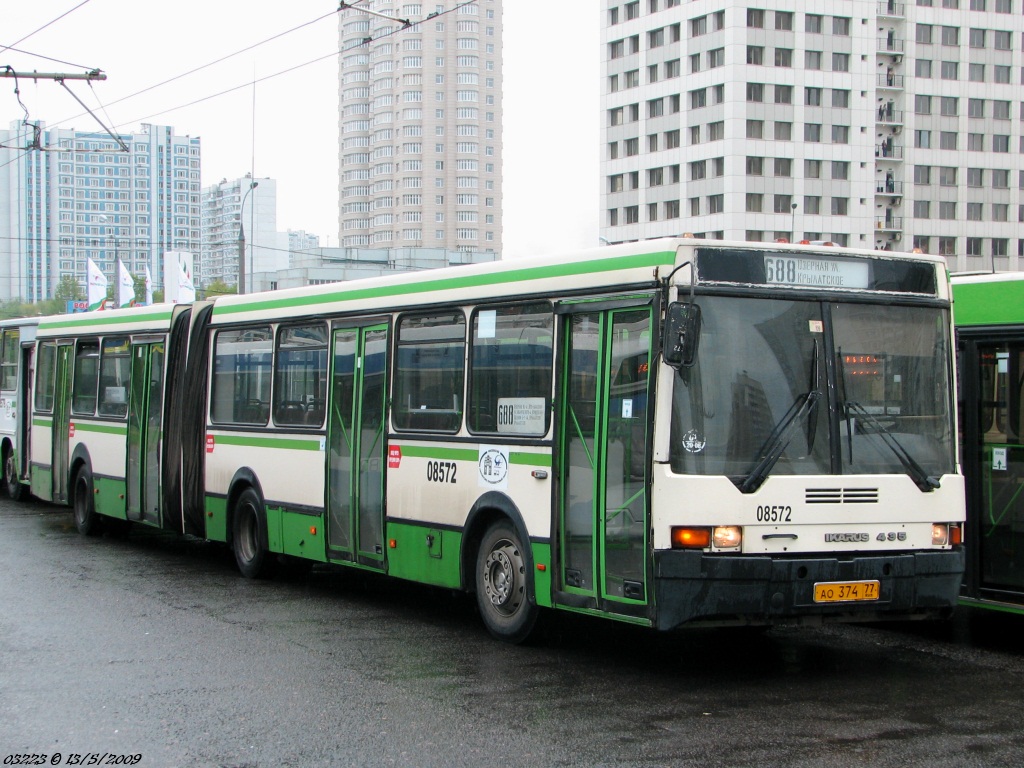 Moscow, Ikarus 435.17A No. 08572