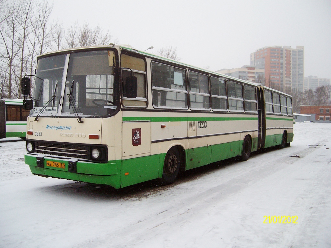Moskva, Ikarus 280.33M č. 13233